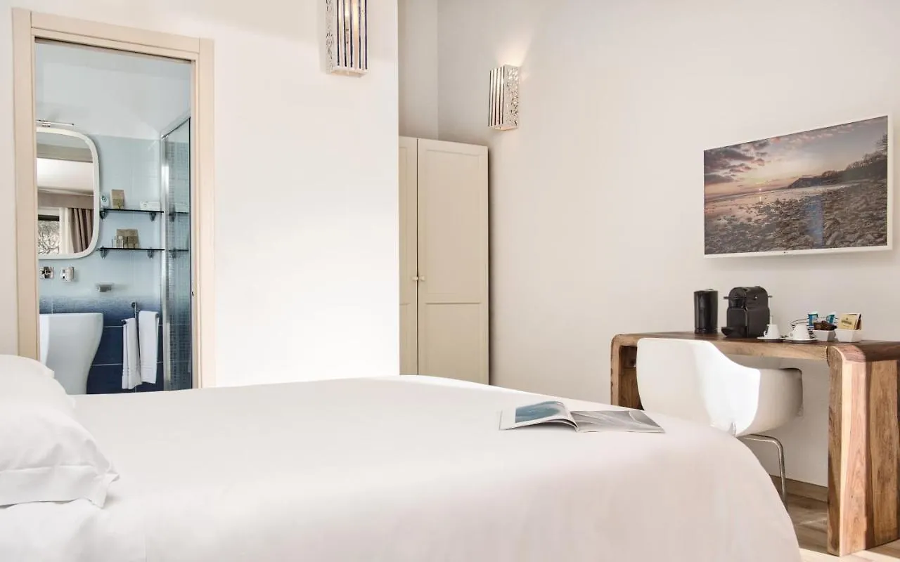 Smart Suite & Apartments Santa Teresa Gallura 5*,